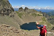 49 Terminato il ghiaione, il Lago Rotondo visto dall'alto